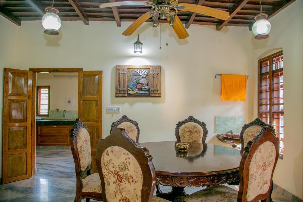 Trium Heritage Villa Chengannur Exterior photo